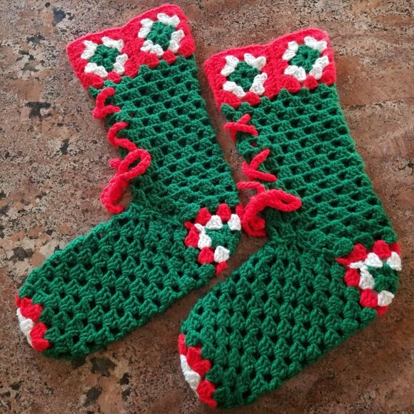 Vintage Handmade Crochet Christmas Table Topper + Pair of Stockings Lace-Up Boot - Picture 5 of 7